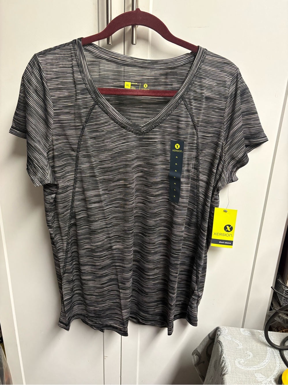 Xersion Women's Black & Gray Striped V-Neck Active Tee Size X-Large new